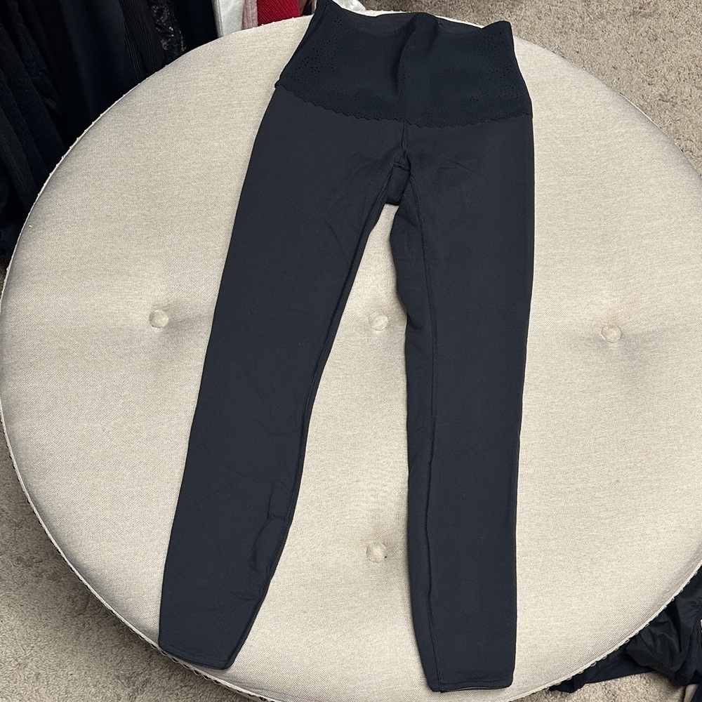 Lululemon Women’s Black Leggings size 4